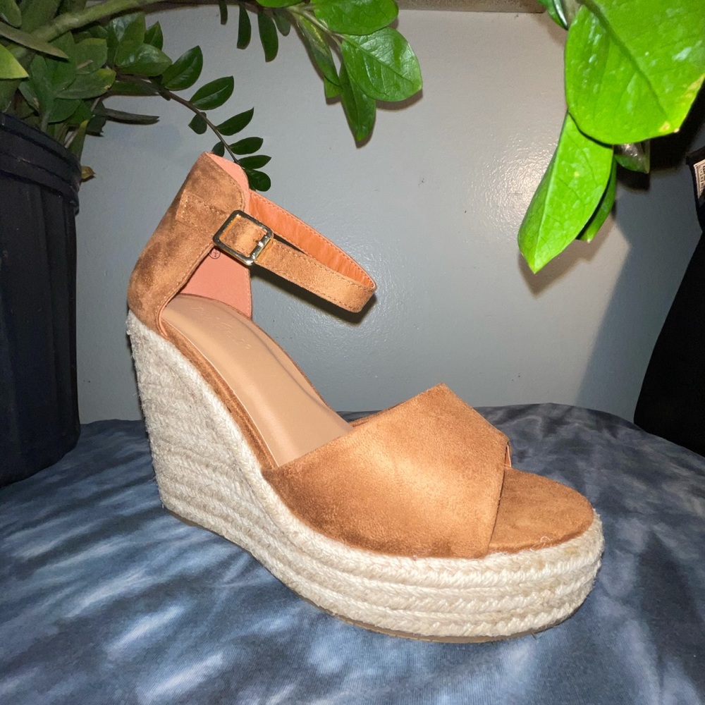 Platform open toe